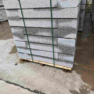 贵港芙蓉白路牙石，马路牙子