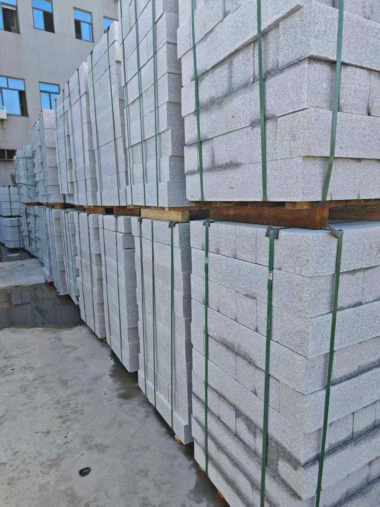 贵港芝麻白路牙石，路侧石