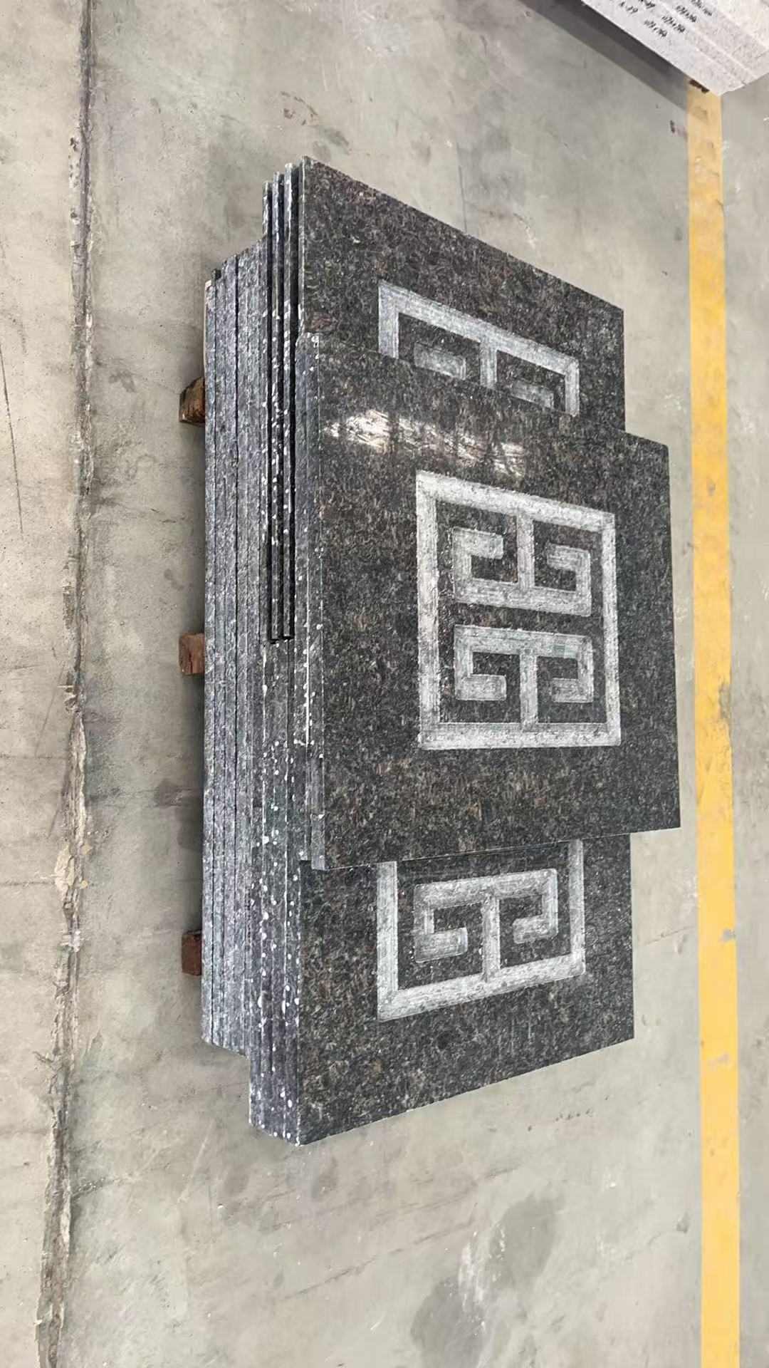 贵港英国棕回纹雕刻版